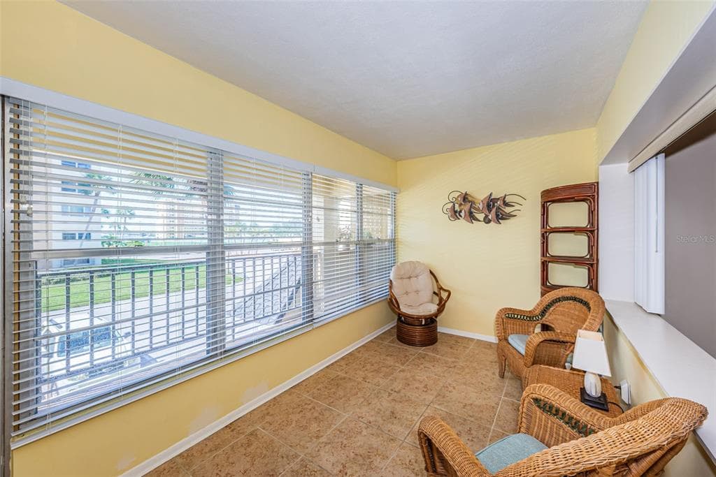 4700 COVE CIRCLE 208 photo 9