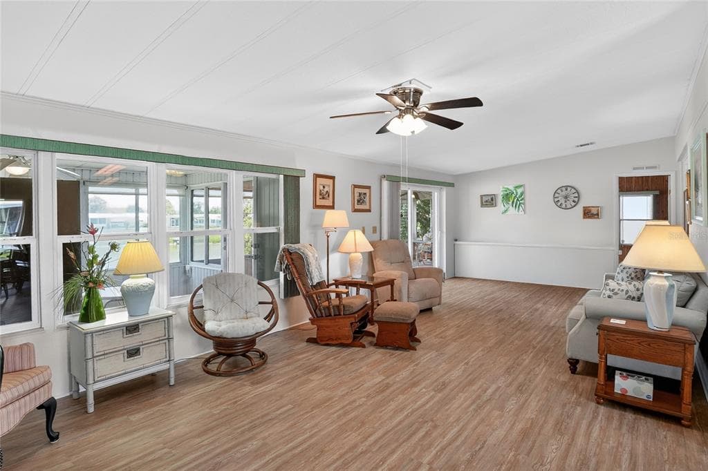 2055 S FLORAL AVENUE 262 photo 6