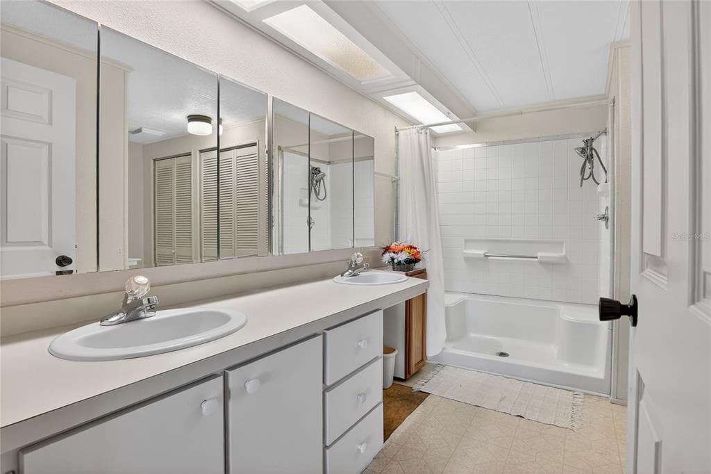 2055 S FLORAL AVENUE 262 photo 20