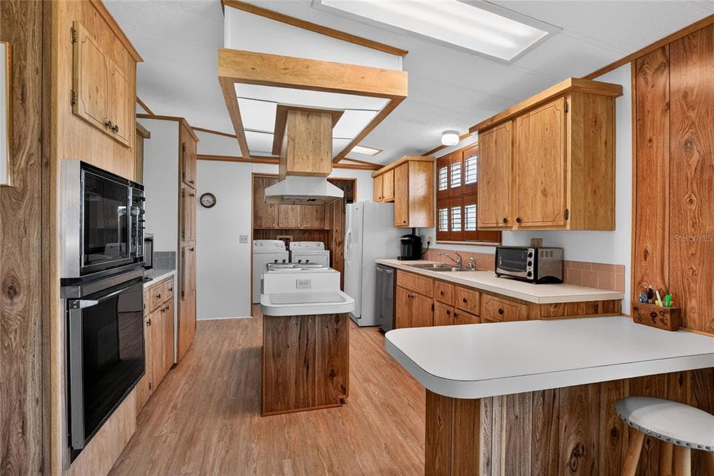 2055 S FLORAL AVENUE 262 photo 9