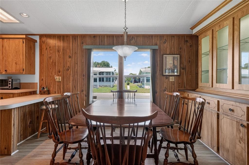 2055 S FLORAL AVENUE 262 photo 14