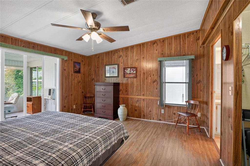 2055 S FLORAL AVENUE 262 photo 18