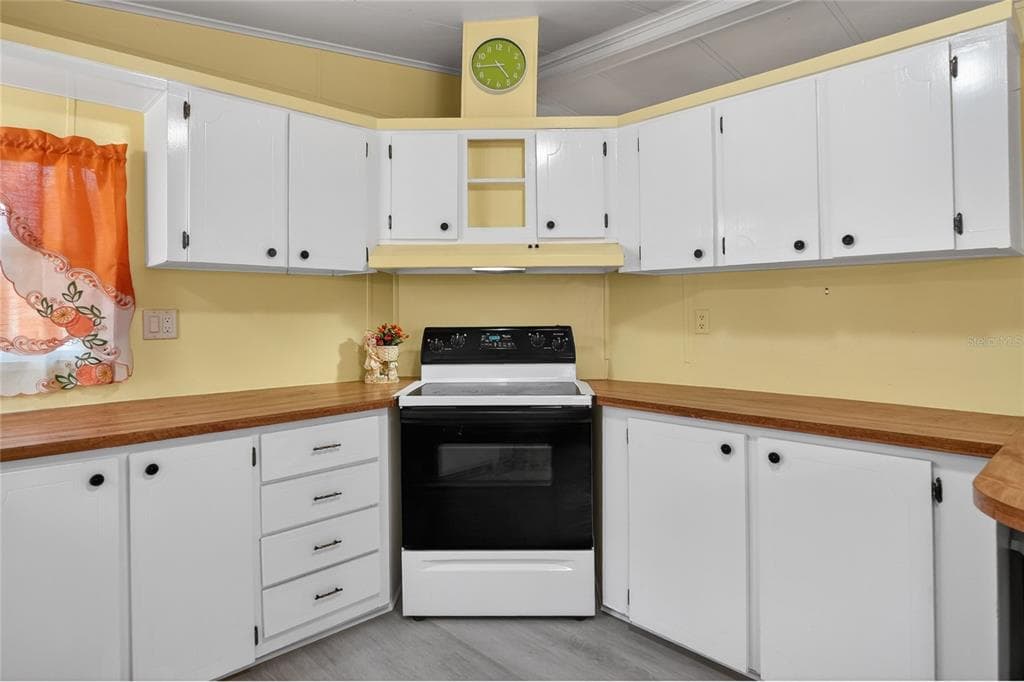 2055 S FLORAL AVENUE 296 photo 17