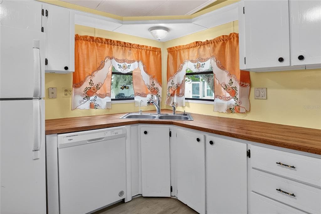 2055 S FLORAL AVENUE 296 photo 16