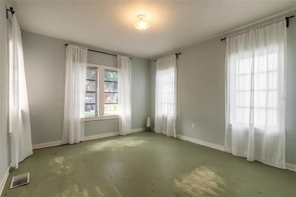 255 LEXINGTON DRIVE photo 23