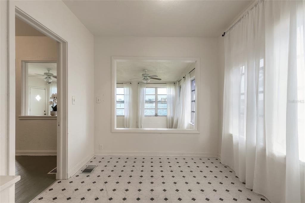255 LEXINGTON DRIVE photo 12