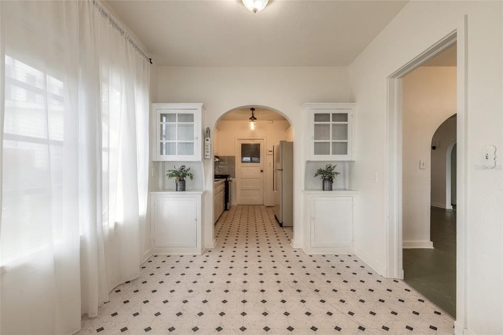 255 LEXINGTON DRIVE photo 3