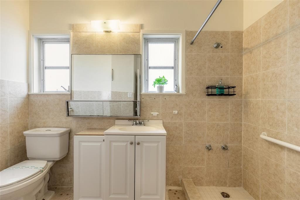 255 LEXINGTON DRIVE photo 21