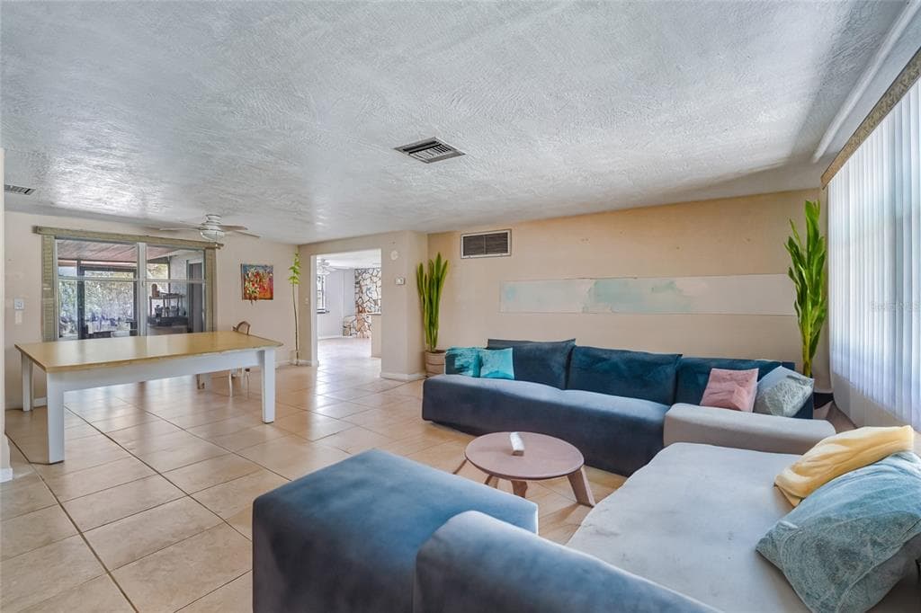 8542 BETTY STREET photo 2