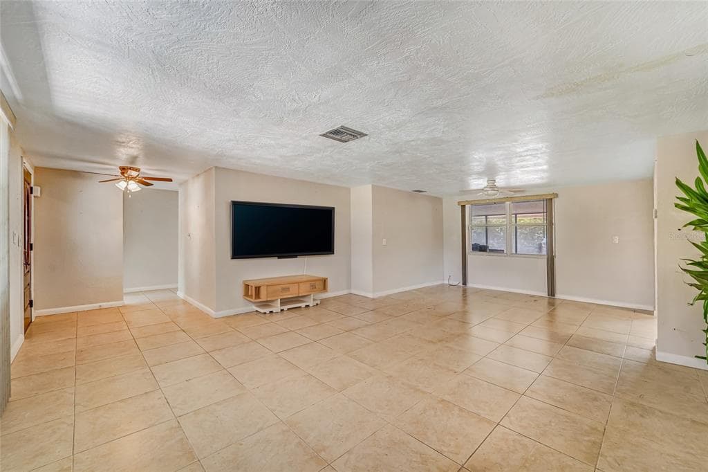 8542 BETTY STREET photo 9