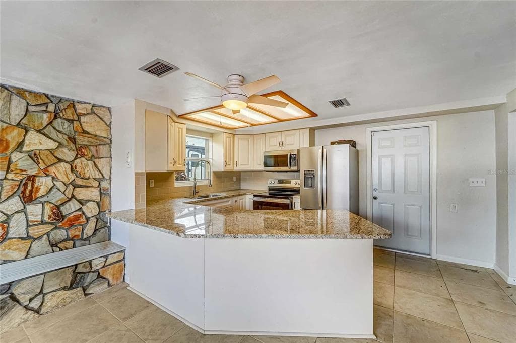 8542 BETTY STREET photo 14
