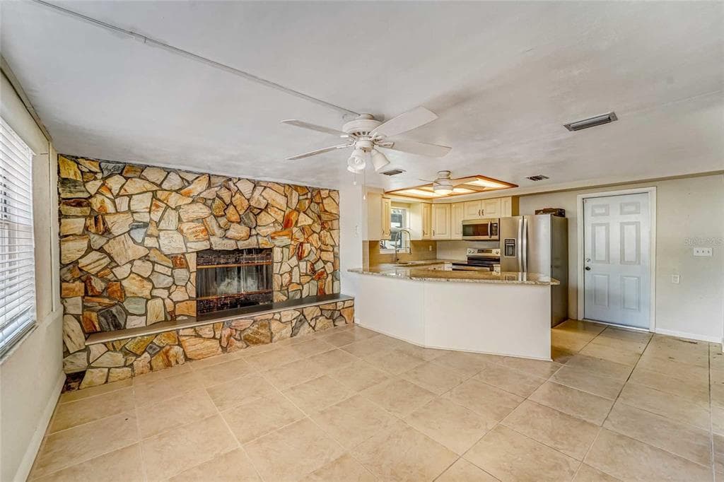 8542 BETTY STREET photo 18