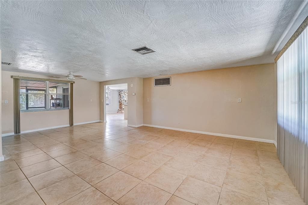 8542 BETTY STREET photo 11