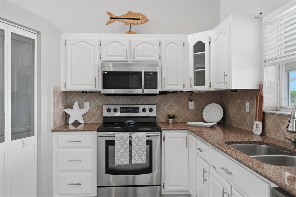 3342 TURKS CAP DRIVE photo 23