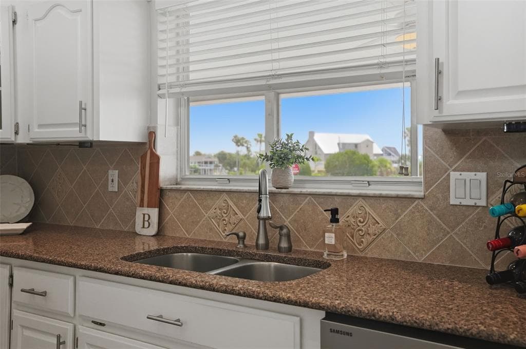 3342 TURKS CAP DRIVE photo 24