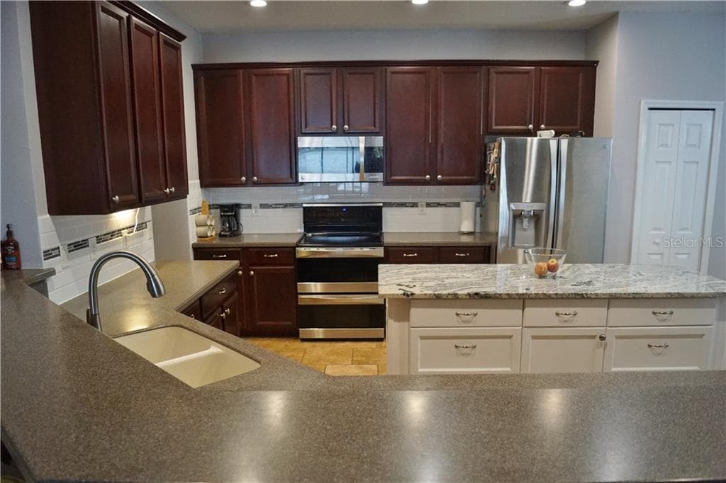 1742 MIRA LAGO CIRCLE photo 17