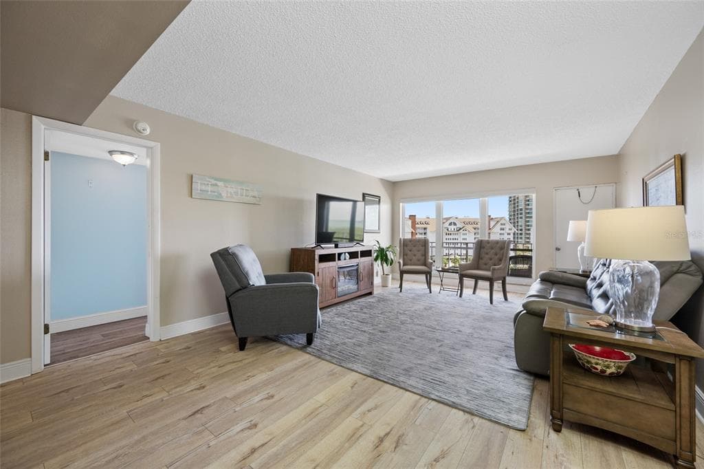 1621 GULF BOULEVARD 706 photo 17