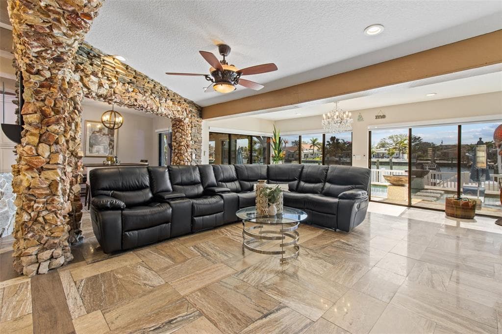 357 LA HACIENDA DRIVE photo 13