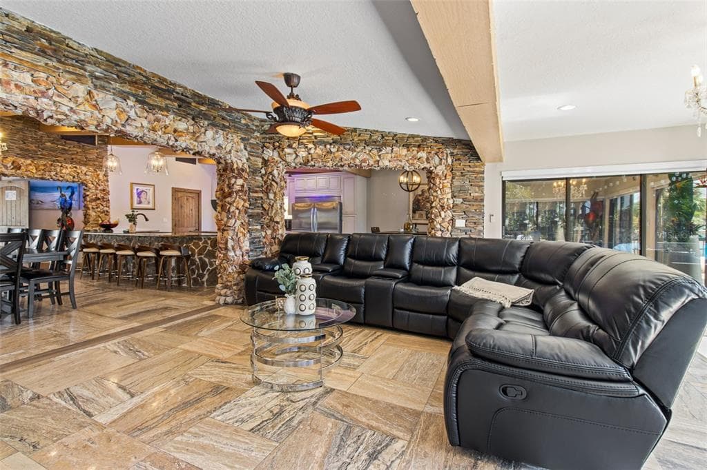 357 LA HACIENDA DRIVE photo 14
