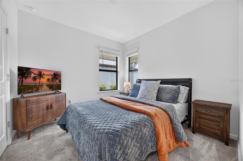 6492 SILVERSTAR DRIVE photo 17