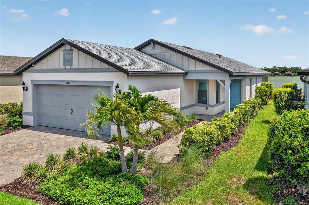 6492 SILVERSTAR DRIVE photo 1