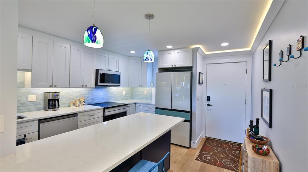 101 N RIVERSIDE DRIVE 4120 photo 13