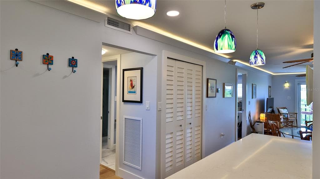 101 N RIVERSIDE DRIVE 4120 photo 16