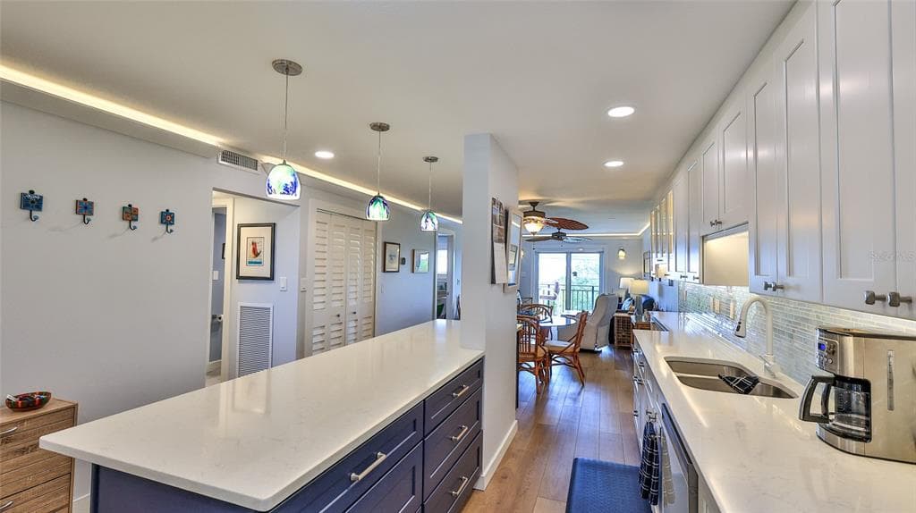 101 N RIVERSIDE DRIVE 4120 photo 14