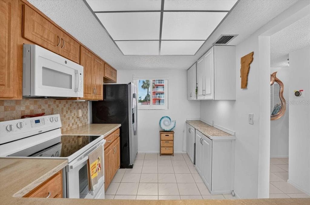 7400 SUNSHINE SKYWAY LANE S 126 photo 23