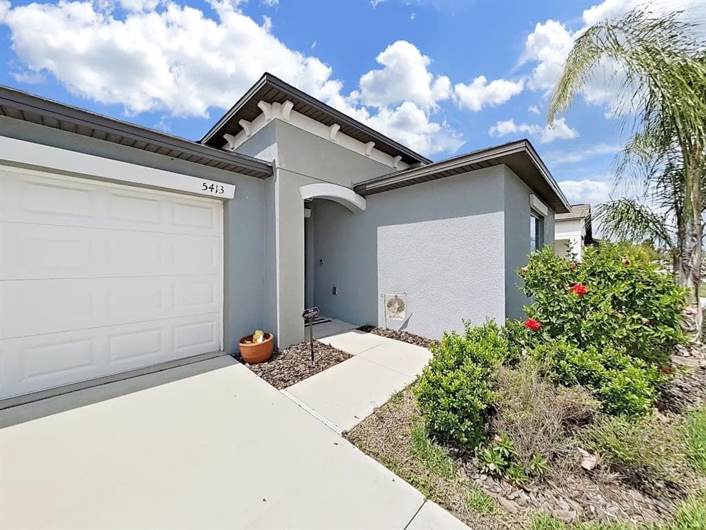 5413 BLUE AZURE DRIVE photo 3