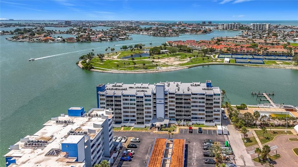 450 TREASURE ISLAND CAUSEWAY 111 photo 5