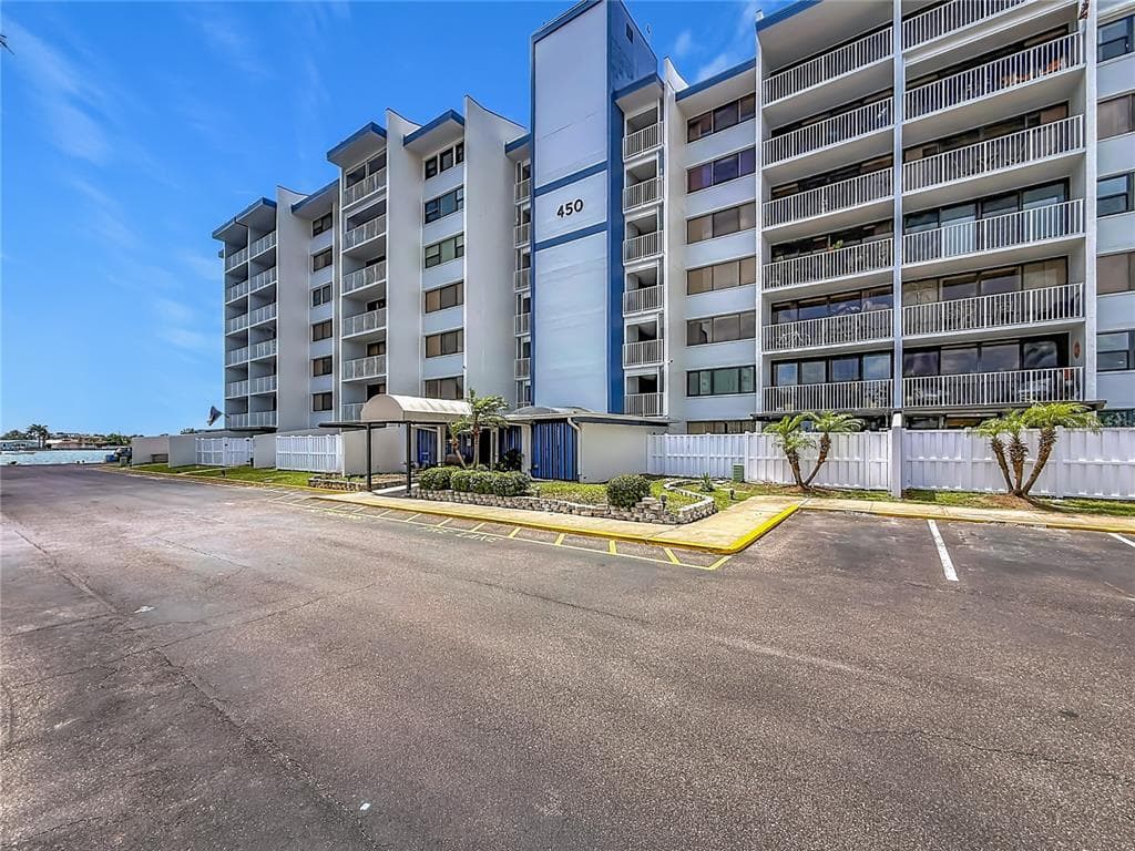 450 TREASURE ISLAND CAUSEWAY 111 photo 10