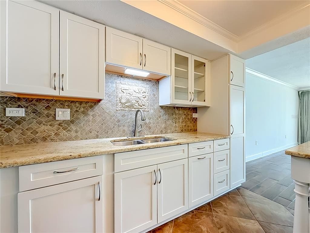 450 TREASURE ISLAND CAUSEWAY 111 photo 18