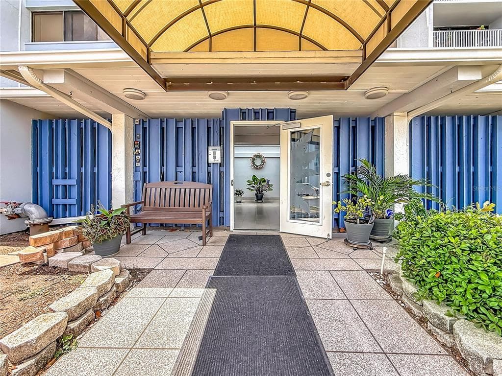 450 TREASURE ISLAND CAUSEWAY 111 photo 11