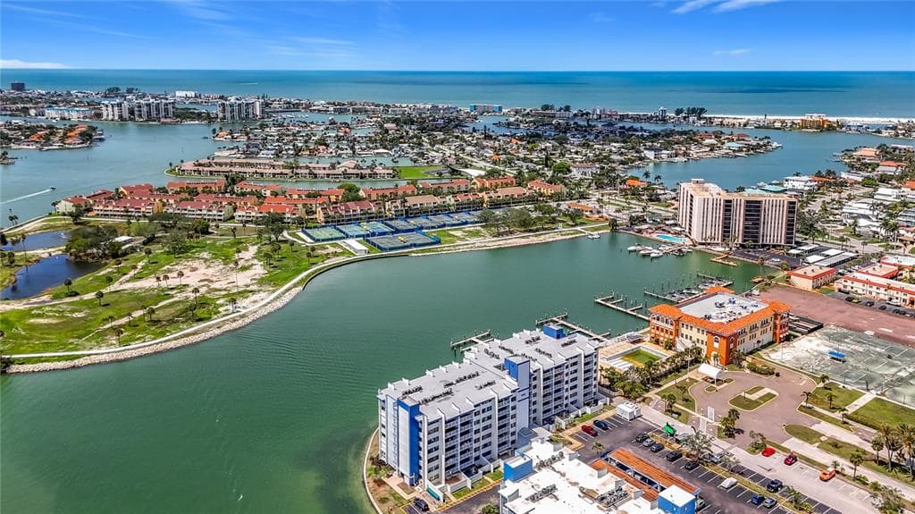 450 TREASURE ISLAND CAUSEWAY 111 photo 4
