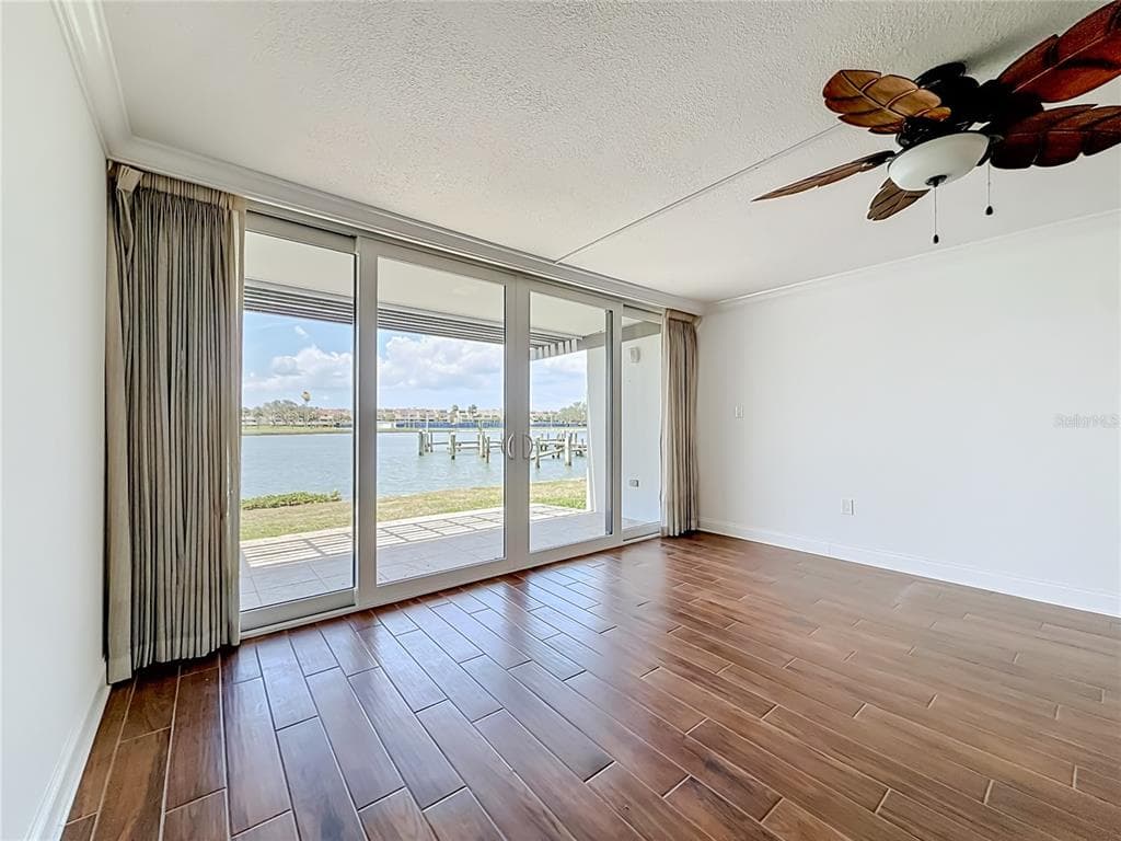 450 TREASURE ISLAND CAUSEWAY 111 photo 25
