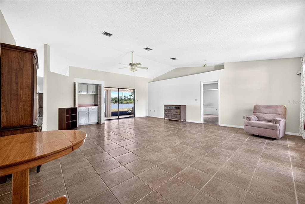 25192 DERRINGER ROAD photo 3