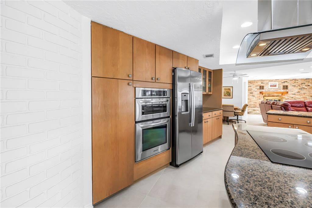 2067 MASSACHUSETTS AVENUE NE photo 10
