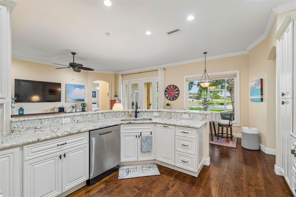 10035 REMINGTON DRIVE photo 9