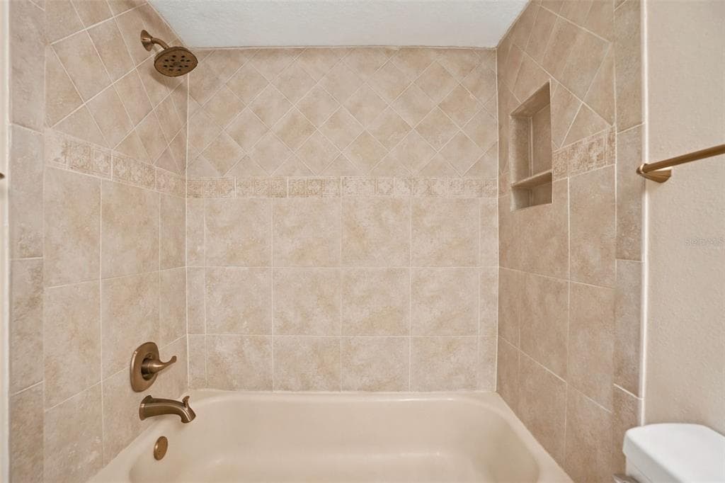 90 S HIGHLAND AVENUE 1414 photo 21