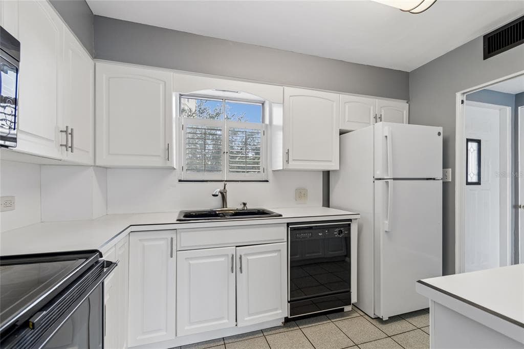 1365 N SNELL ISLE BOULEVARD NE 2E photo 7