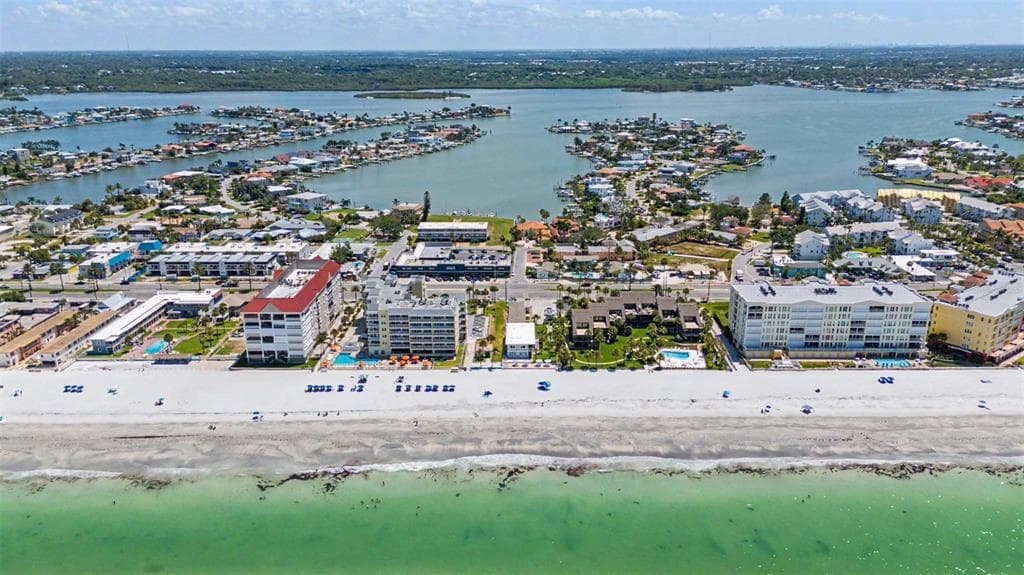 16850 GULF BOULEVARD 4 photo 25