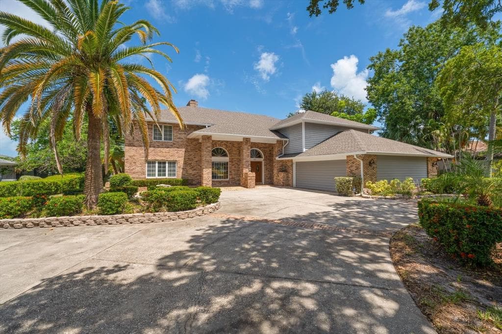 220 HARBOR VIEW LANE photo 1