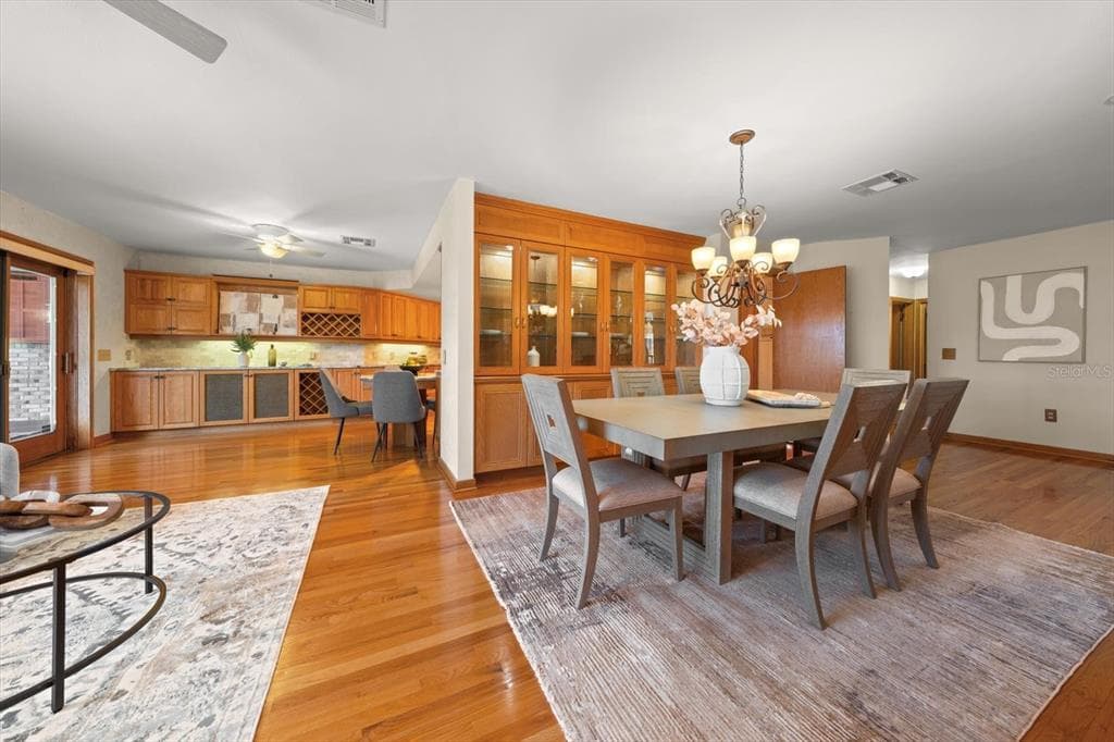 220 HARBOR VIEW LANE photo 19