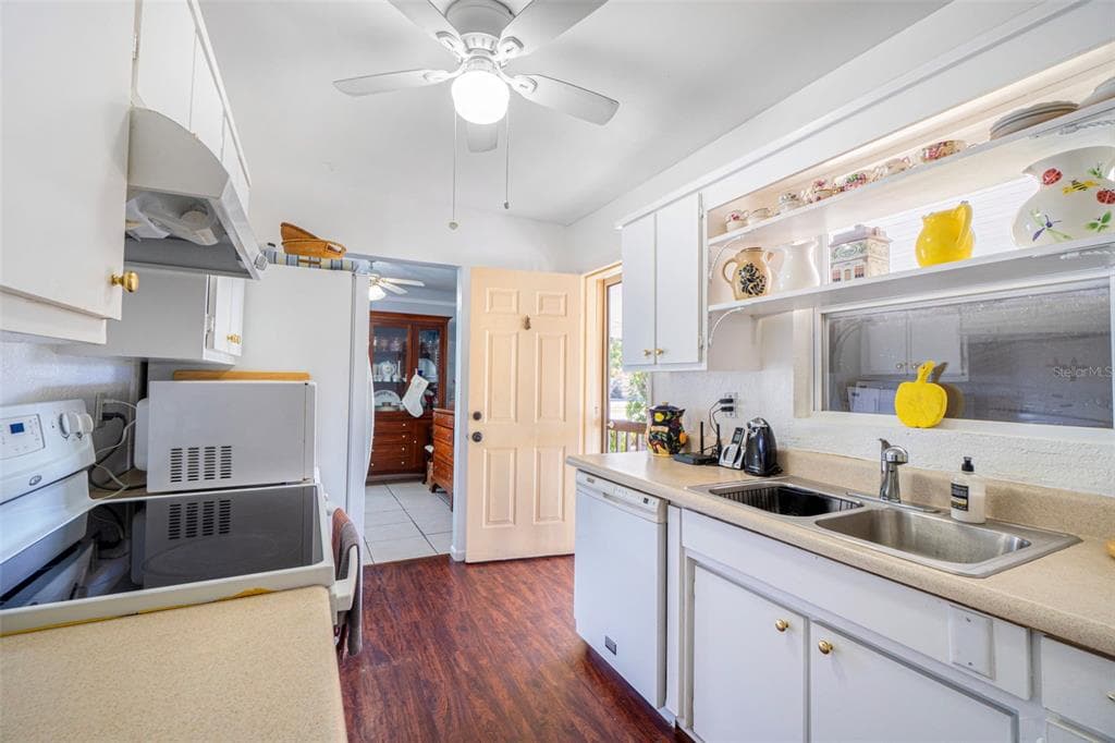 3197 NORMANDY DRIVE photo 12