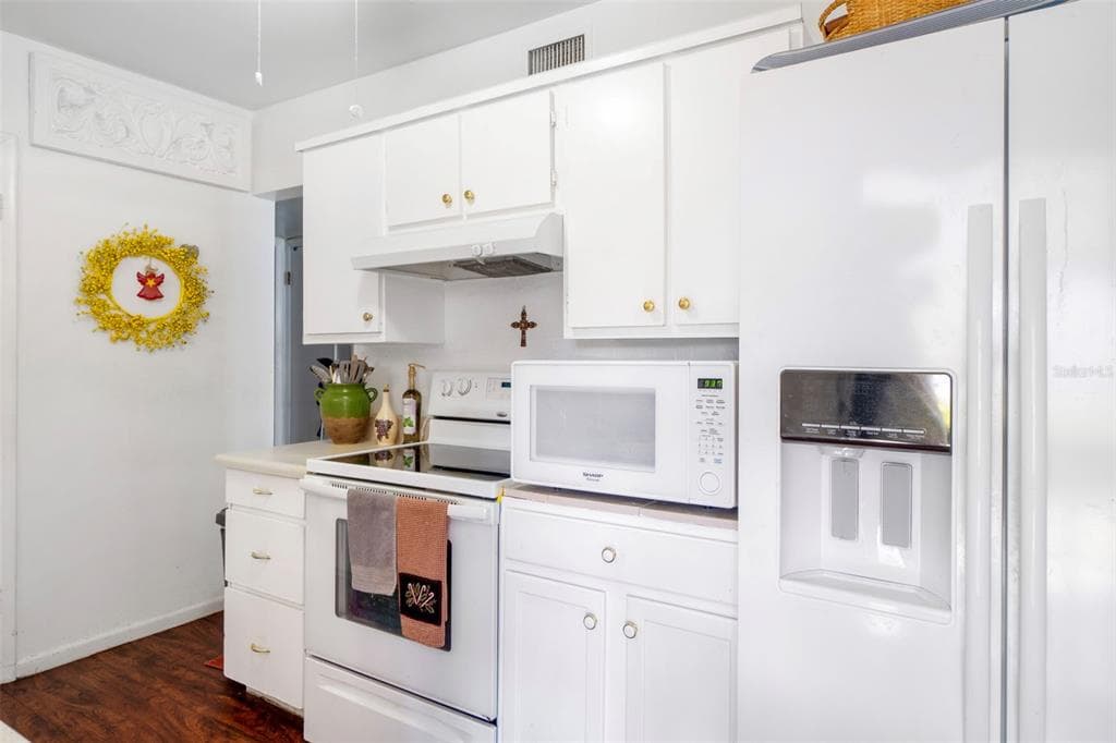 3197 NORMANDY DRIVE photo 10