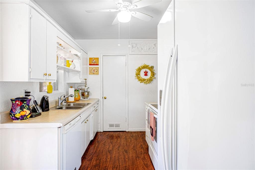 3197 NORMANDY DRIVE photo 8