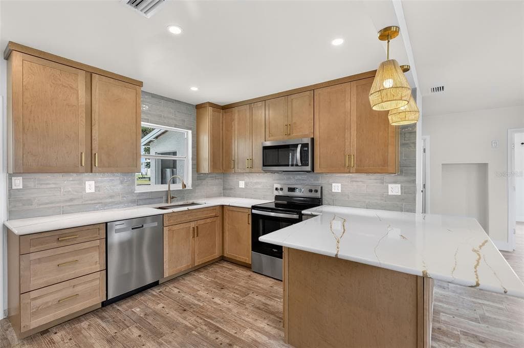 10451 MARION STREET photo 17