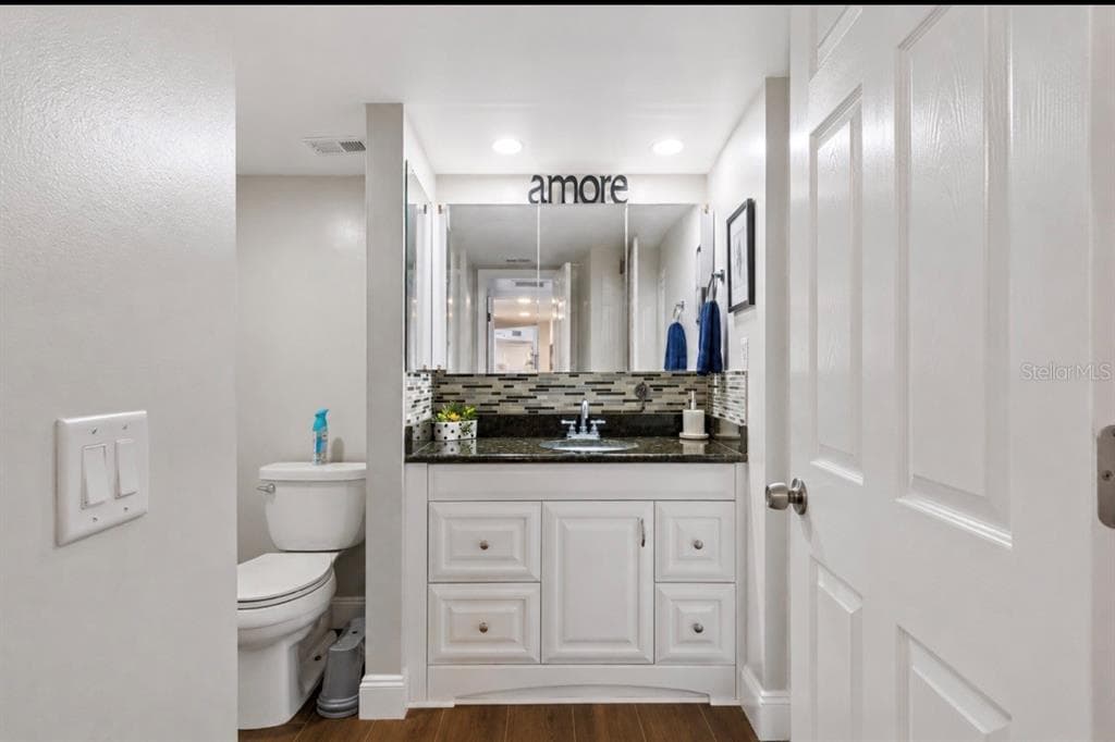 644 ISLAND WAY 405 photo 23