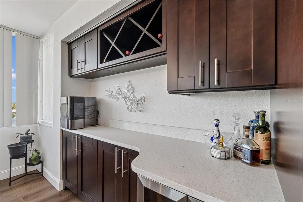 644 ISLAND WAY 405 photo 11